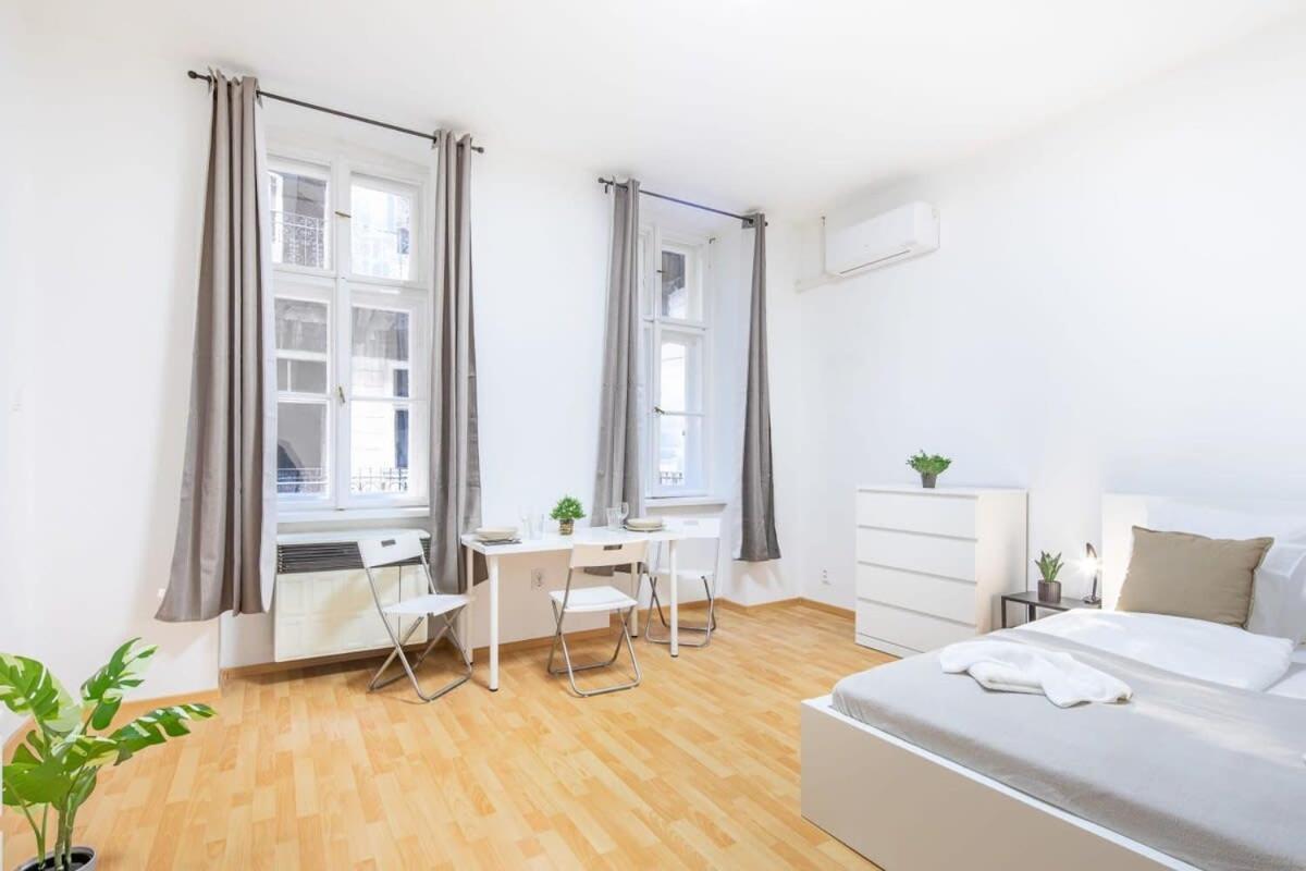 Very Central Convenient Flat 부다페스트 외부 사진