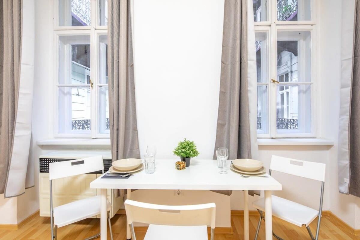 Very Central Convenient Flat 부다페스트 외부 사진